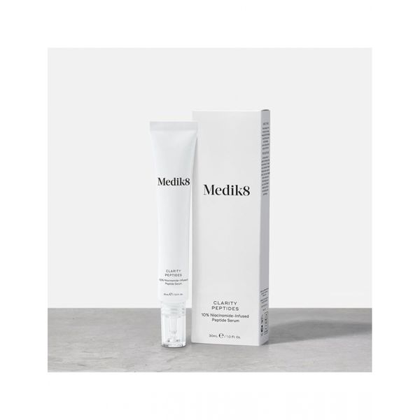 Пептидна сироватка з 10% ніацинамідом Medik8 Clarity Peptides 30mL